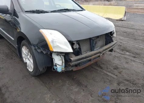 2011 Nissan Sentra 2.0S z USA, uszkodzony, nr VIN 3N1AB6AP0BL608039